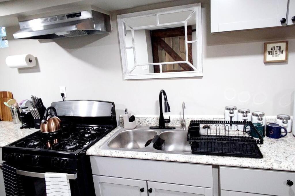 Spacious Suite Close To Downtown Indy/ King Bed 인디애나폴리스 외부 사진