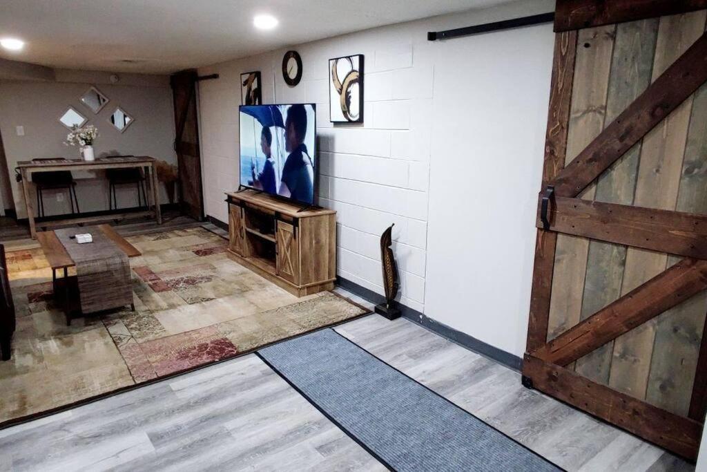 Spacious Suite Close To Downtown Indy/ King Bed 인디애나폴리스 외부 사진